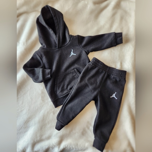 Jordan infant sweatsuit - Picture 1 of 4
